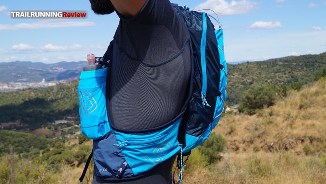 Ultimate Direction Mountain Vest 4.0 - TRAILRUNNINGReview.com